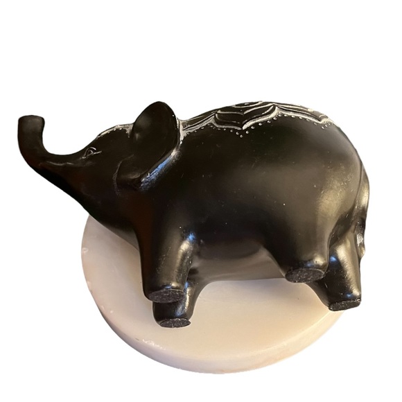 Small Carved Elephant Sculpture - Picture 4 of 9